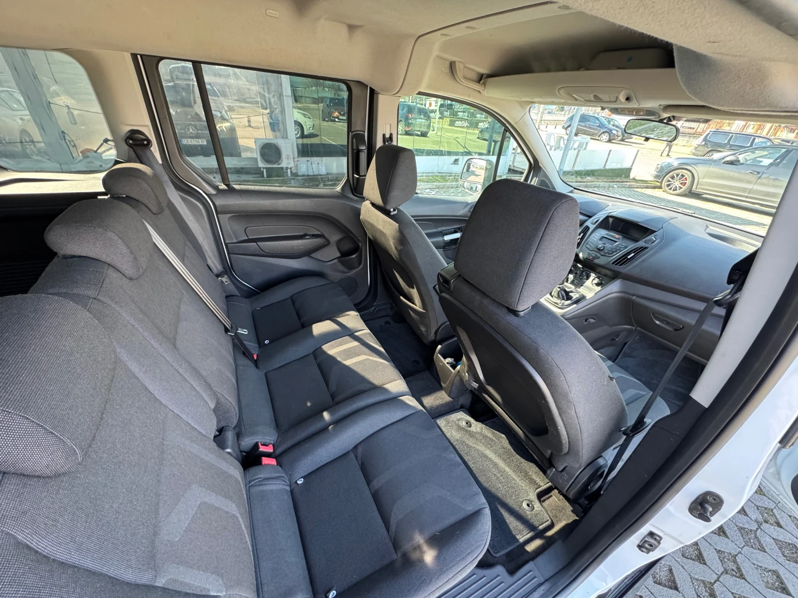 Ford Tourneo Connect 1.6TDCi 95к.с 2015г Пътнически ГЕРМАНИЯ, снимка 14 - Автомобили и джипове - 54672865