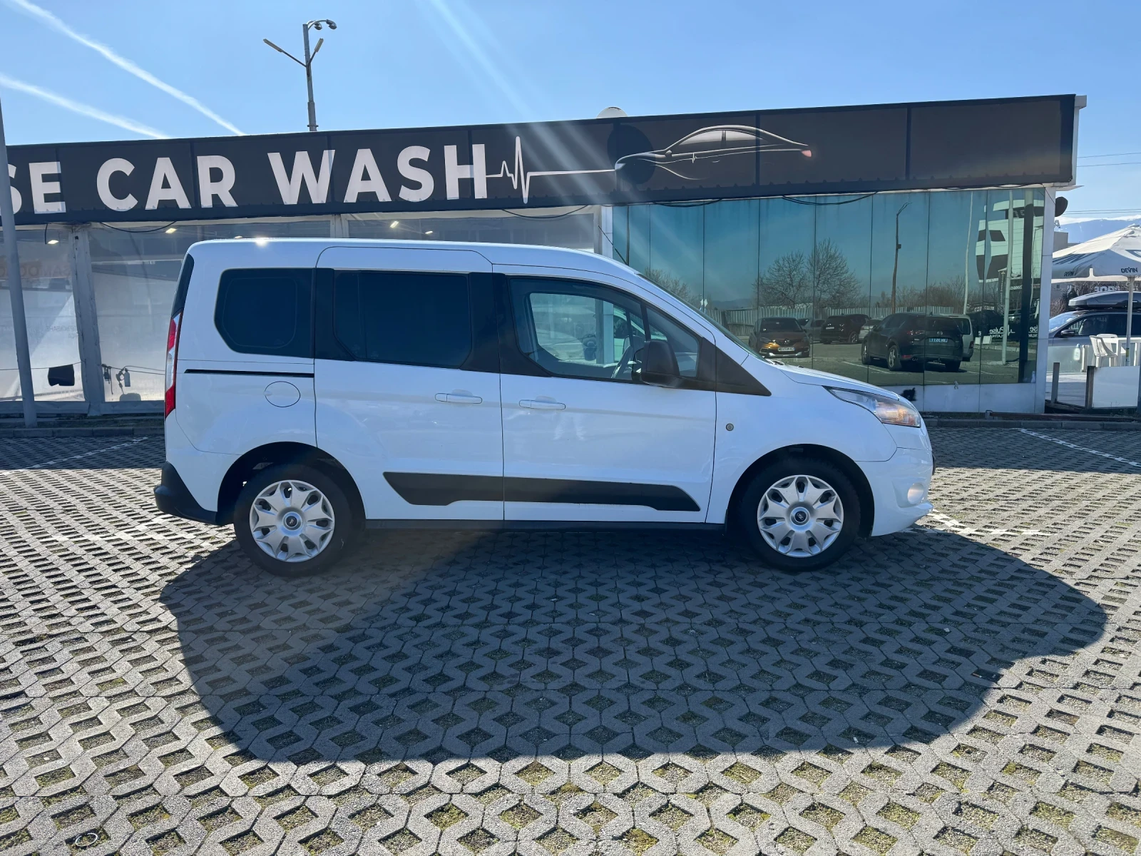 Ford Tourneo Connect 1.6TDCi 95к.с 2015г Пътнически ГЕРМАНИЯ, снимка 4 - Автомобили и джипове - 54672865