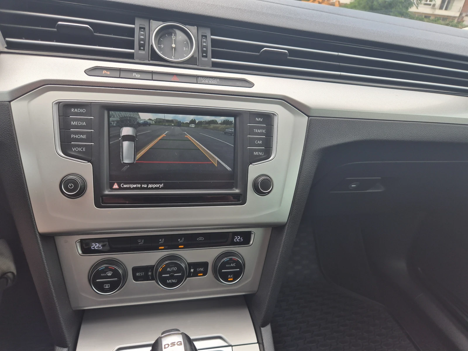VW Passat 1.6 tdi/120 hp DSG, снимка 11 - Автомобили и джипове - 54932266