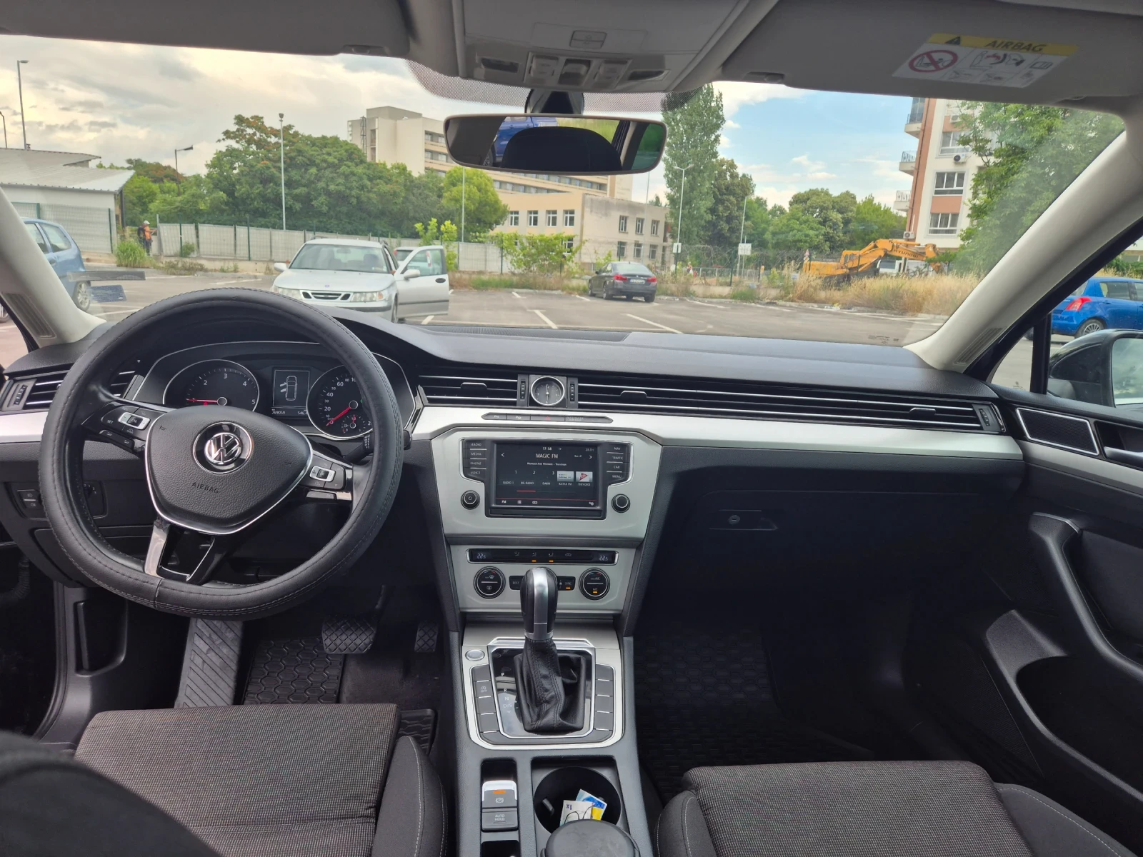 VW Passat 1.6 tdi/120 hp DSG, снимка 10 - Автомобили и джипове - 54932266