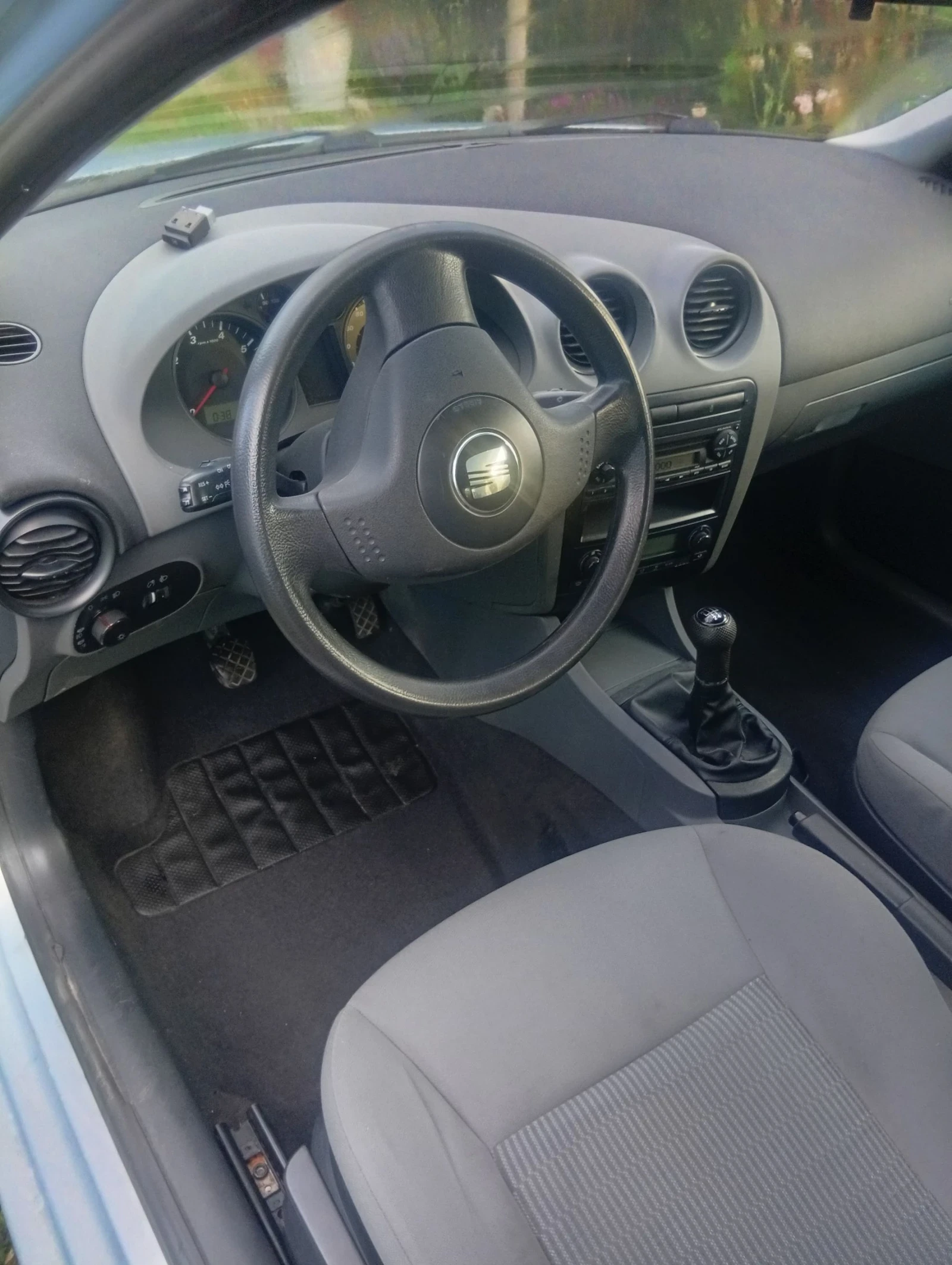Seat Ibiza Бензин -Клима , снимка 6 - Автомобили и джипове - 54962316