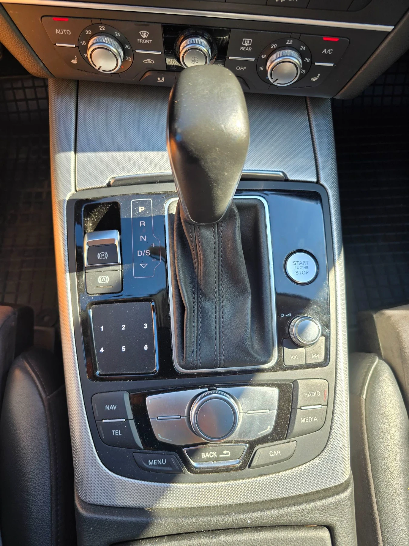 Audi A6 Allroad 3.0TDI/CAMERA/PODGREV/MATRIX/FULL/СМЕНЕНИ ВЕРИГИ, снимка 14 - Автомобили и джипове - 54999140