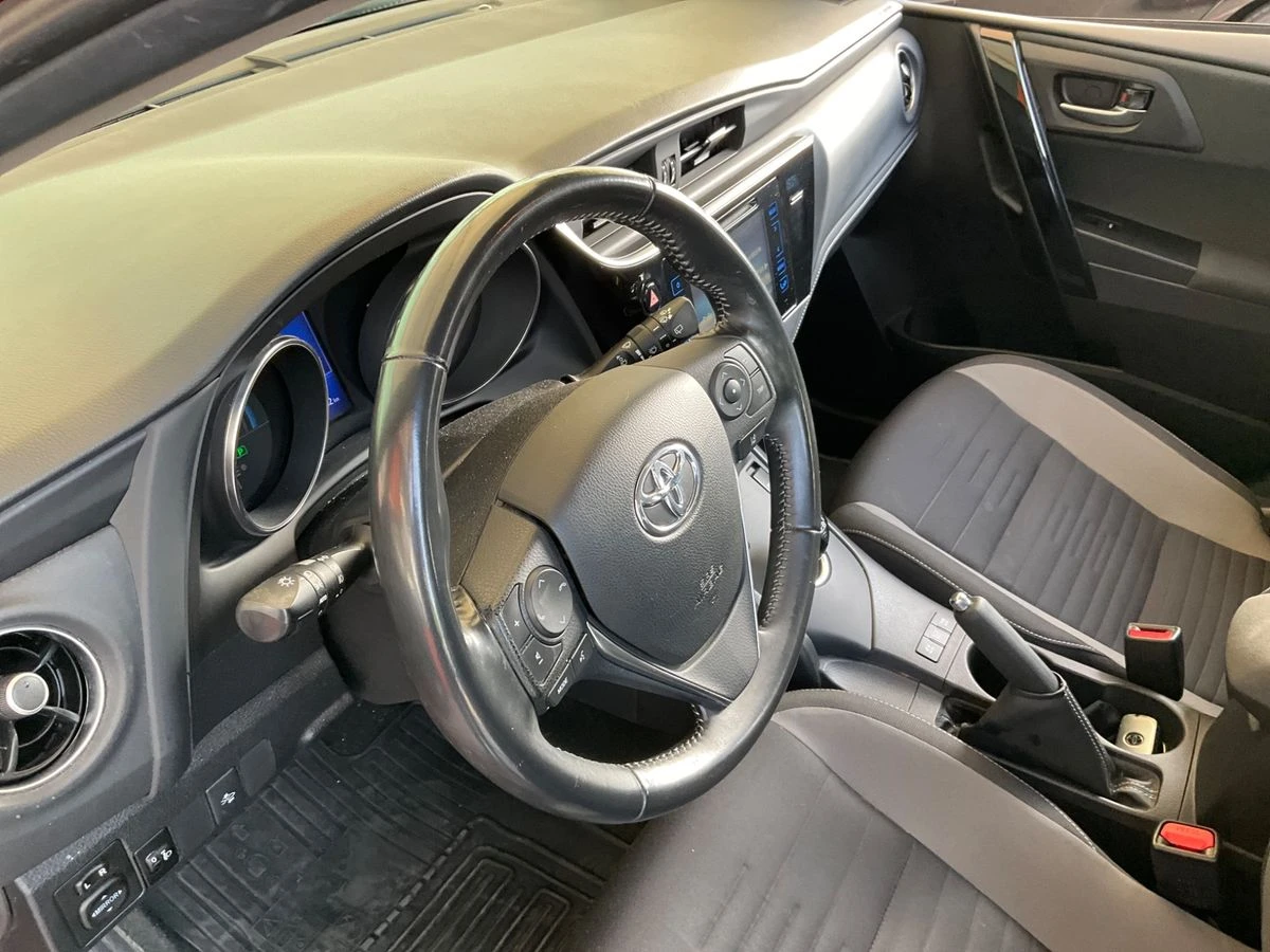 Toyota Auris Business 1.8 Hybrid, снимка 5 - Автомобили и джипове - 55650330