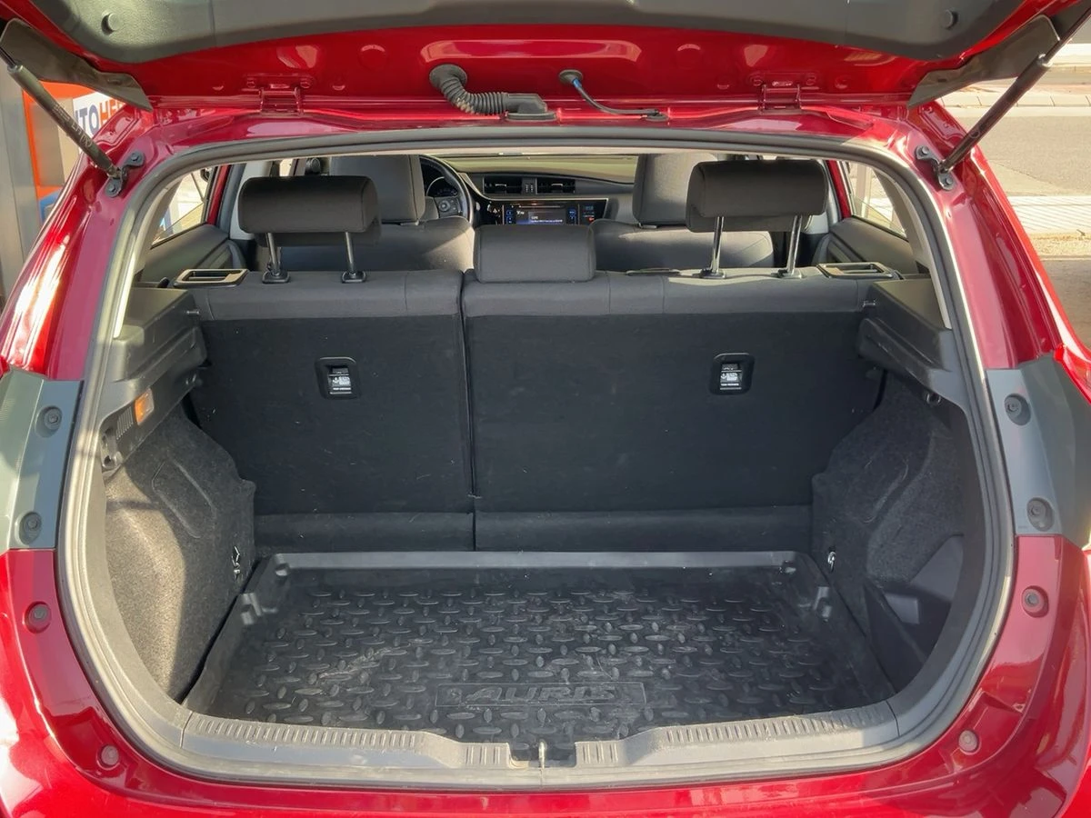 Toyota Auris Business 1.8 Hybrid, снимка 9 - Автомобили и джипове - 55650330