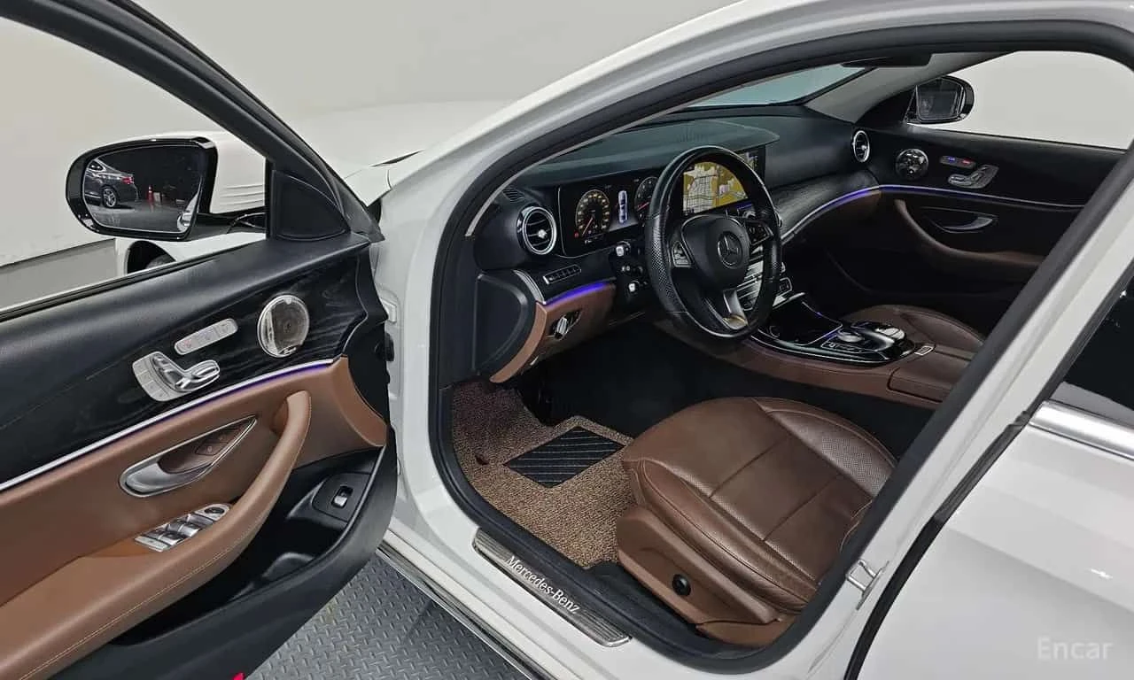 Mercedes-Benz E 300 * 4MATIC Avnatgarde * КРАЙНА ЦЕНА ДО БЪЛГАРИЯ, снимка 10 - Автомобили и джипове - 55725186
