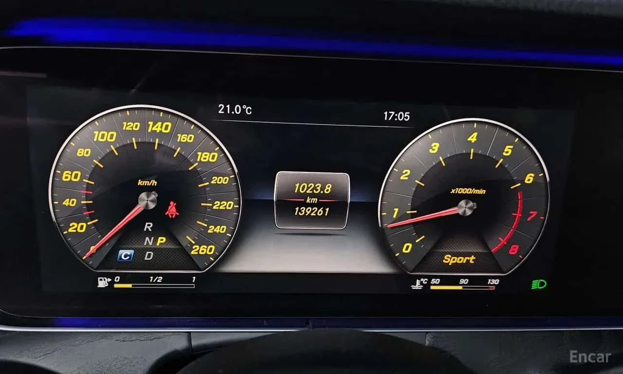 Mercedes-Benz E 300 * 4MATIC Avnatgarde * КРАЙНА ЦЕНА ДО БЪЛГАРИЯ, снимка 8 - Автомобили и джипове - 55725186