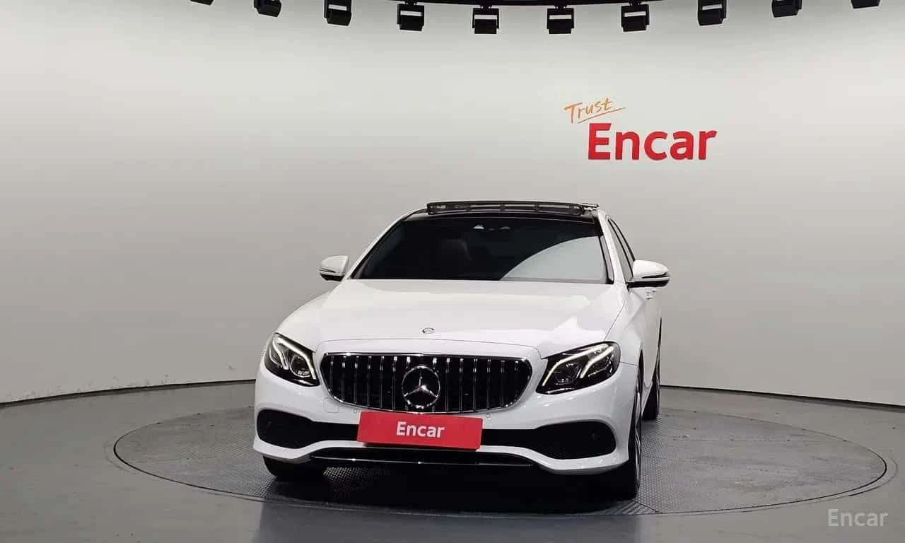 Mercedes-Benz E 300 * 4MATIC Avnatgarde * КРАЙНА ЦЕНА ДО БЪЛГАРИЯ, снимка 3 - Автомобили и джипове - 55725186