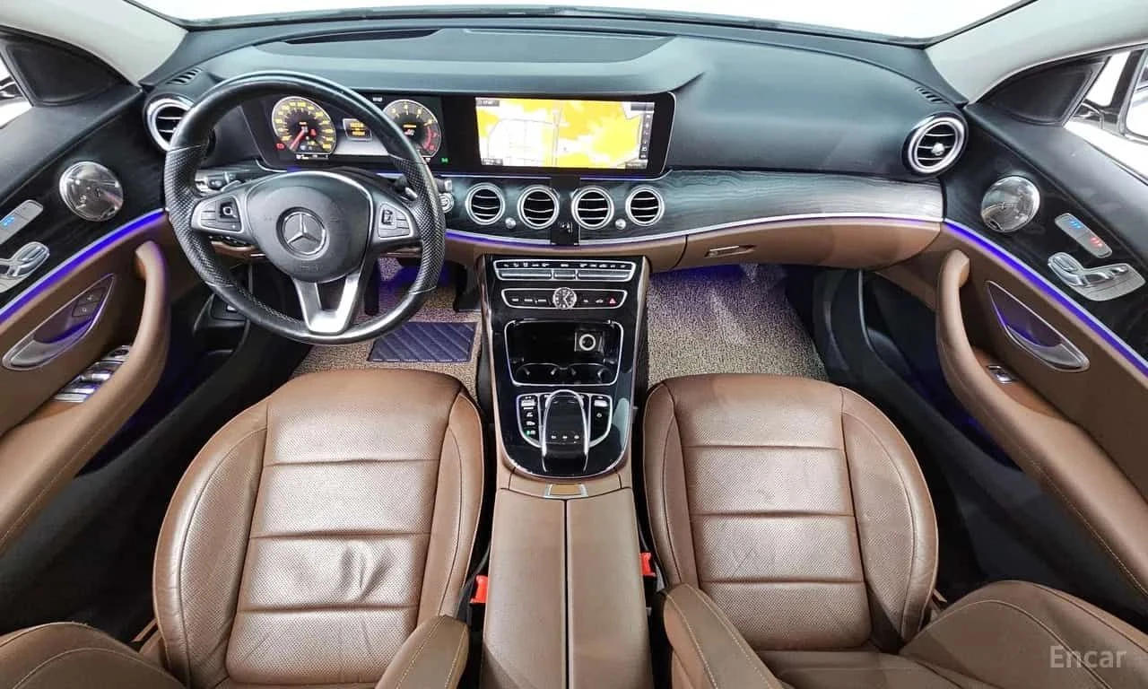 Mercedes-Benz E 300 * 4MATIC Avnatgarde * КРАЙНА ЦЕНА ДО БЪЛГАРИЯ, снимка 7 - Автомобили и джипове - 55725186