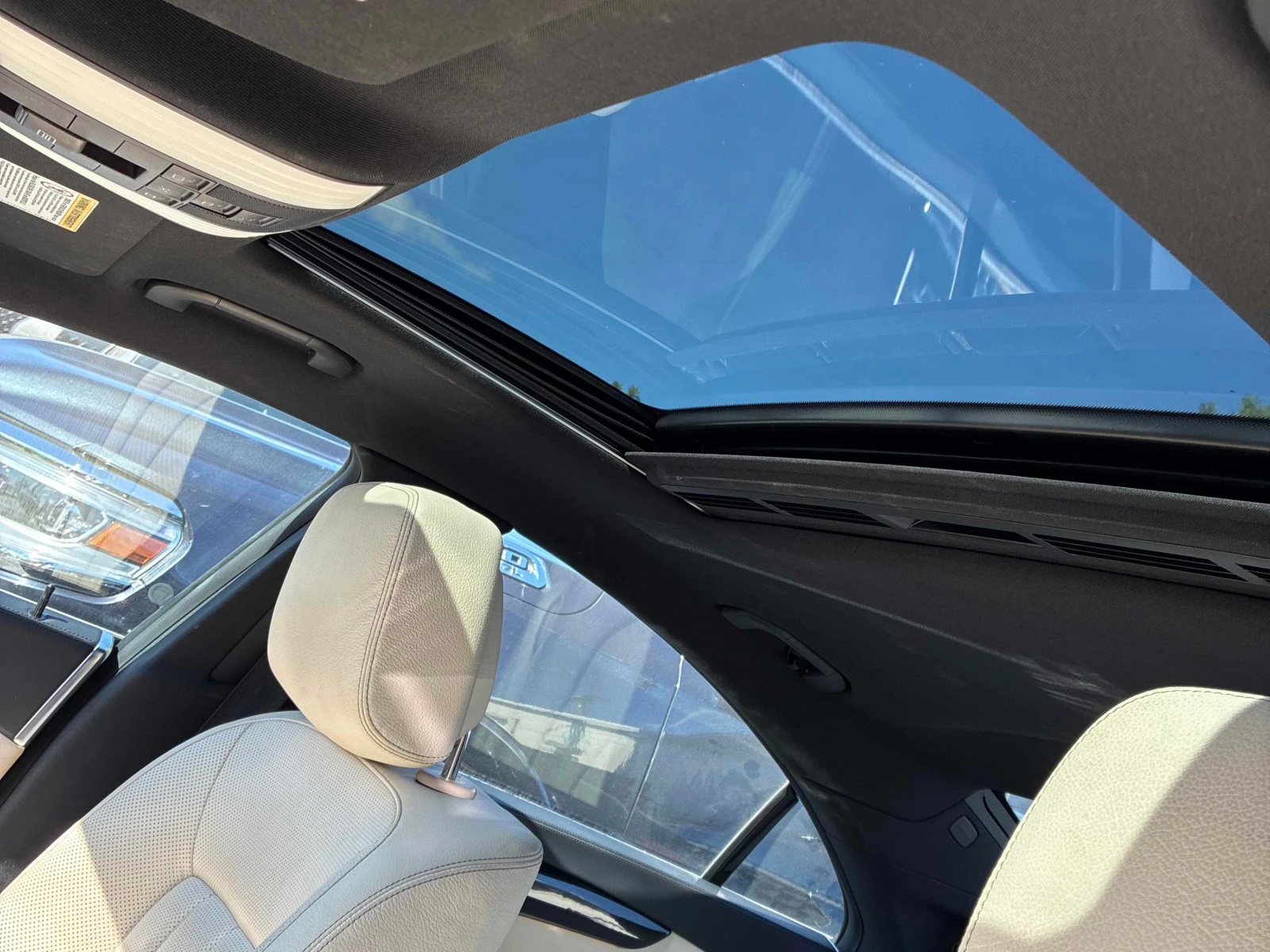 Mercedes-Benz CLS 550 * CARFAX * ОПЦИЯ ЗА ФИНАНСИРАНЕ * , снимка 14 - Автомобили и джипове - 56159180