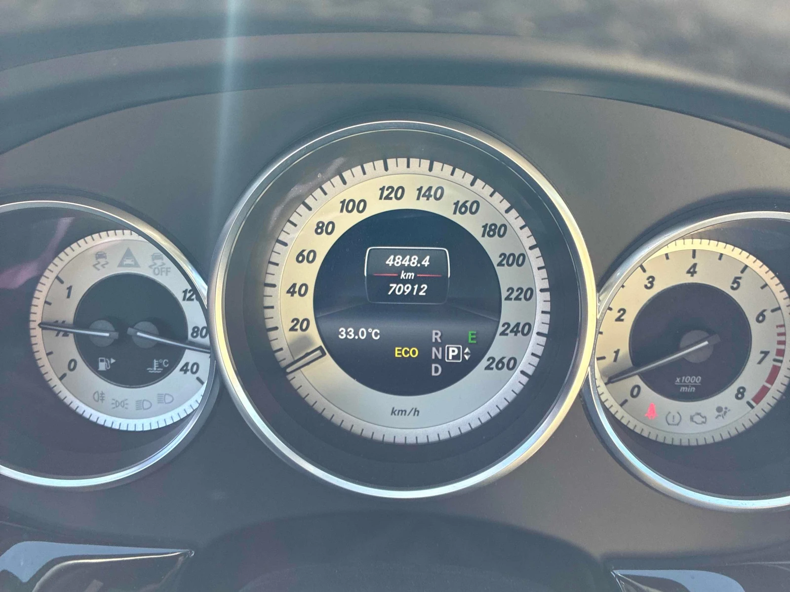 Mercedes-Benz CLS 550 * CARFAX * ОПЦИЯ ЗА ФИНАНСИРАНЕ * , снимка 8 - Автомобили и джипове - 56159180