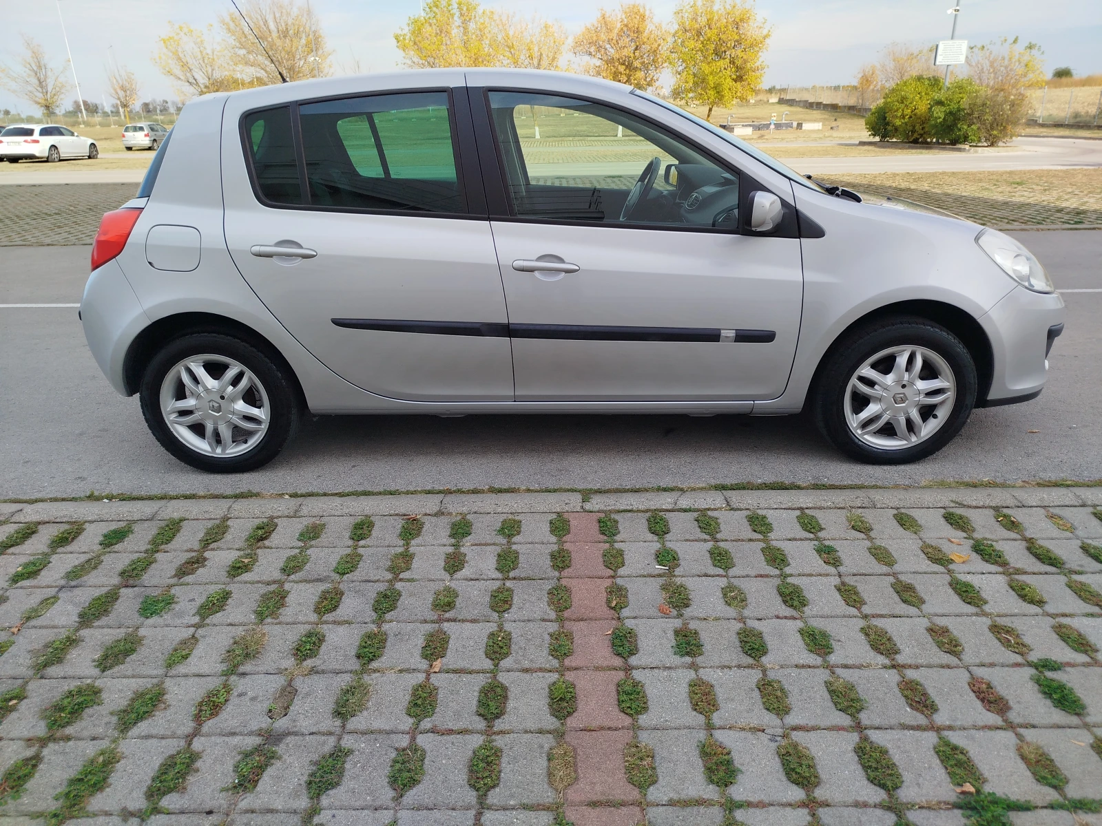 Renault Clio 1.2ГАЗ-БЕНЗИН, снимка 7 - Автомобили и джипове - 56524685