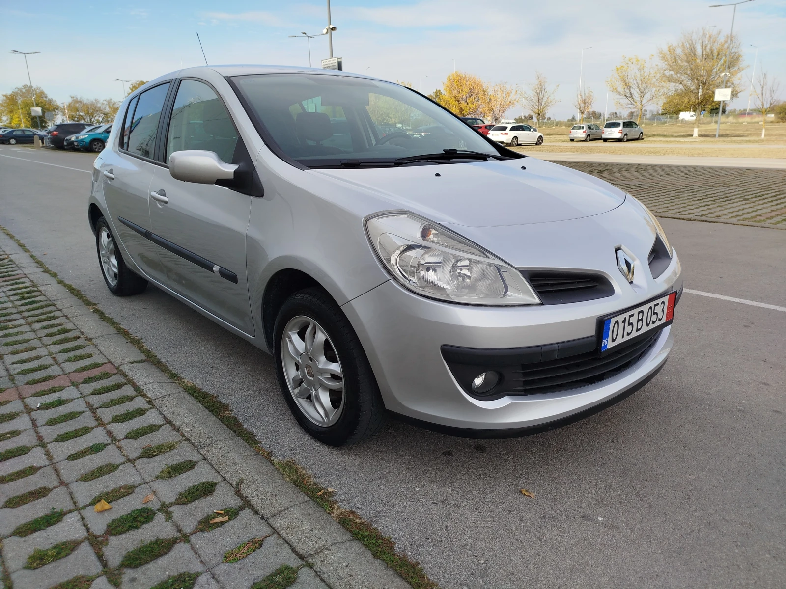 Renault Clio 1.2ГАЗ-БЕНЗИН, снимка 8 - Автомобили и джипове - 56524685