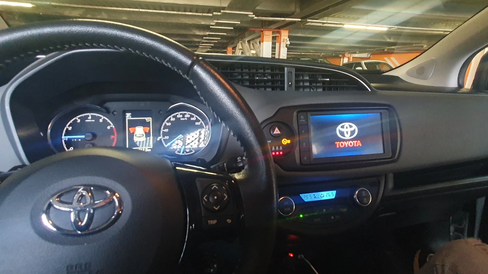 Toyota Yaris LUNA, снимка 5 - Автомобили и джипове - 56562124