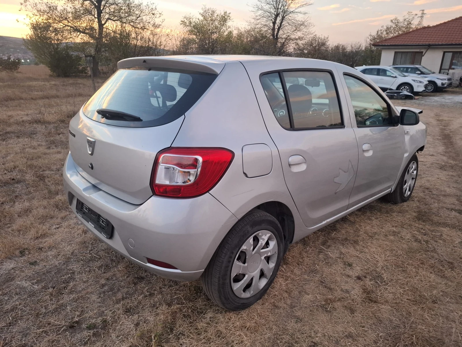 Dacia Sandero, снимка 10 - Автомобили и джипове - 56568211