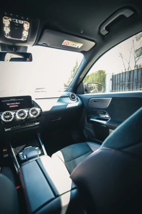 Mercedes-Benz EQA 300 4MATIC AMG Line | 5 г. Гаранция , снимка 15
