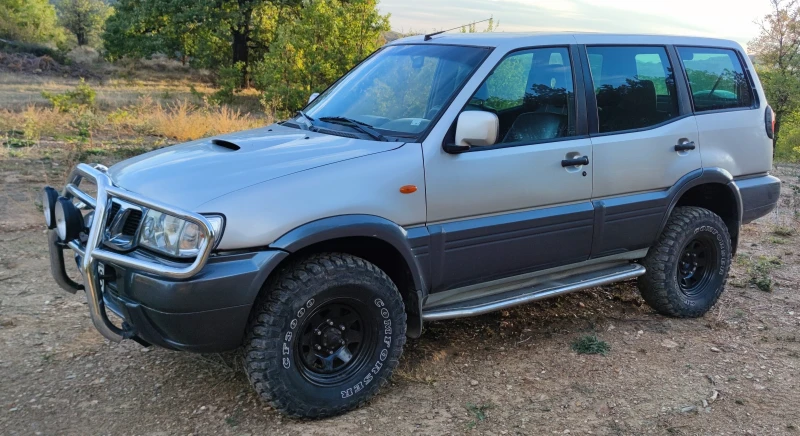 Nissan Terrano, снимка 9 - Автомобили и джипове - 48140088