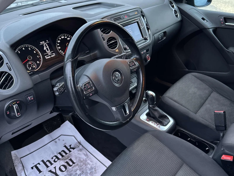 VW Tiguan CARFAX* АВТОФИНАНСИРАНЕ* БЕЗ ПЪРВОНАЧАЛНА ВНОСКА* , снимка 5 - Автомобили и джипове - 52892591