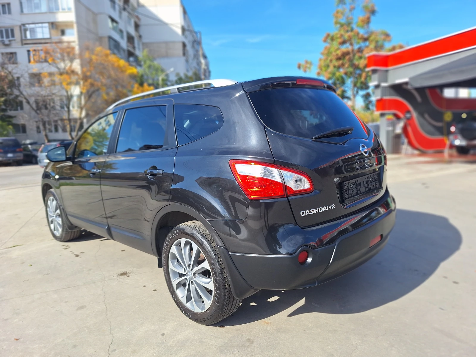 Nissan Qashqai + 2 2.0 i - 4x4 ВСИЧКИ ЕКСТРИ - изображение 4