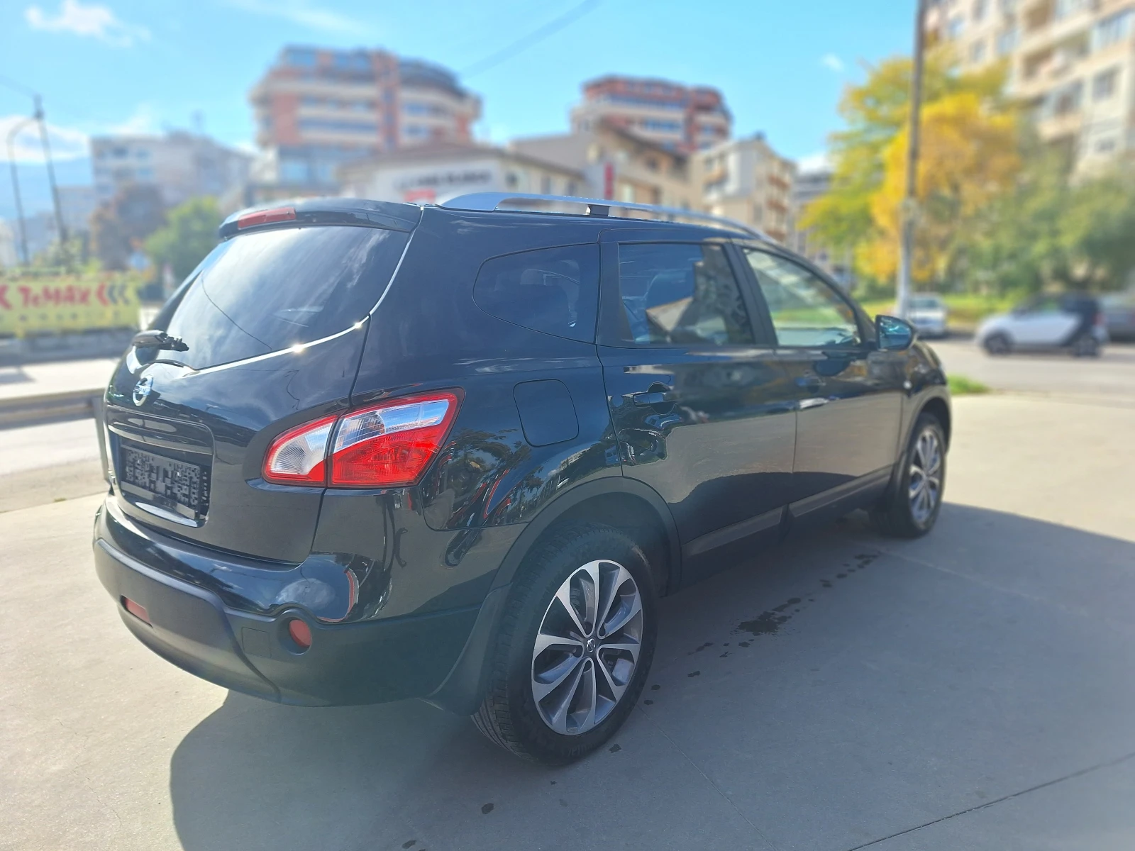 Nissan Qashqai + 2 2.0 i - 4x4 ВСИЧКИ ЕКСТРИ - изображение 6