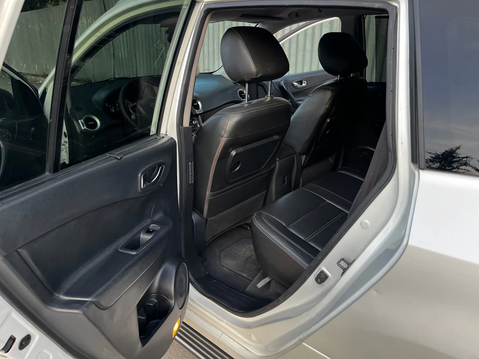 Renault Koleos 2.0 DCI 150 4x4 Всички екстри за модела - изображение 10