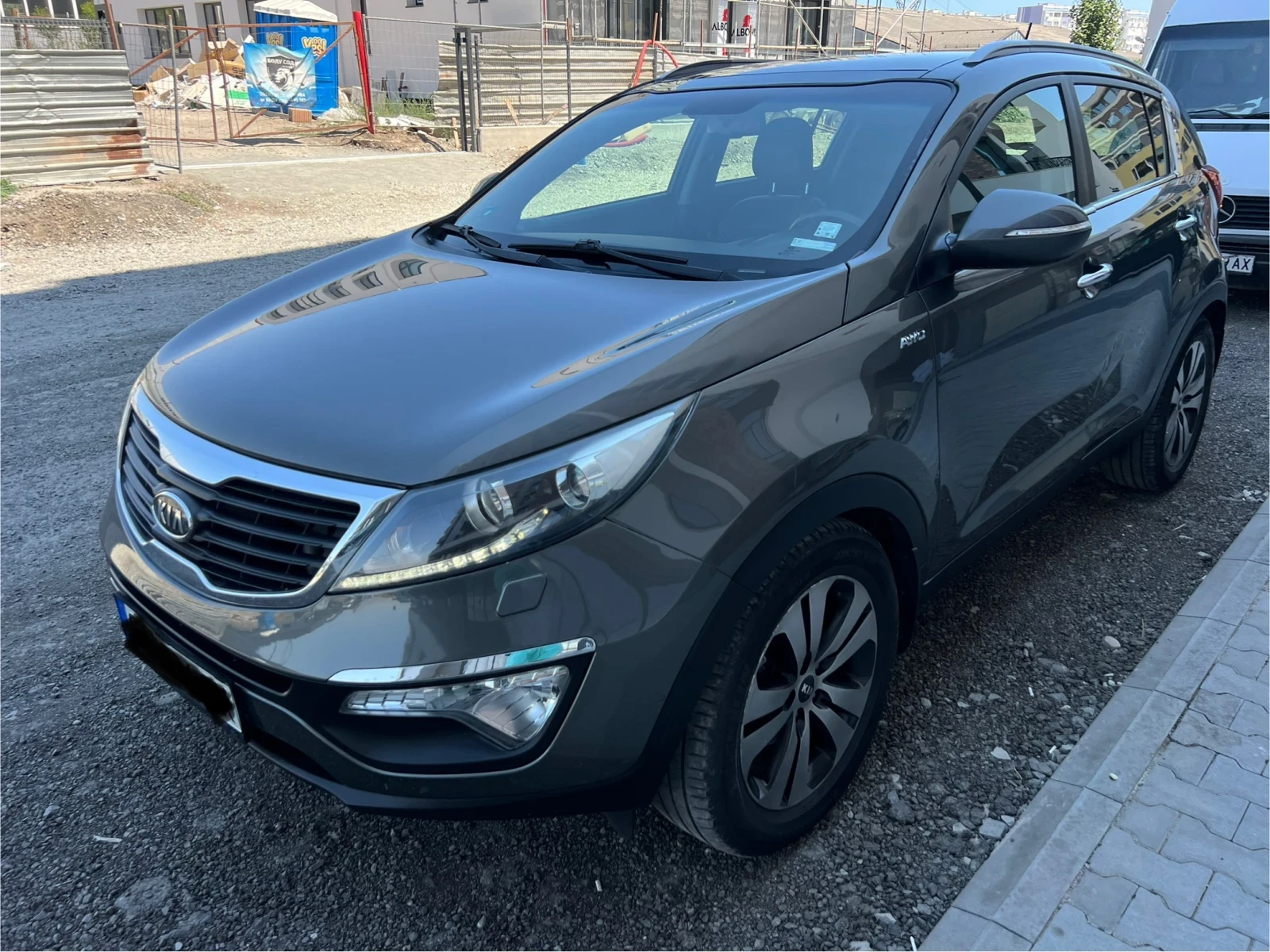 Kia Sportage 2.0CRDI КУПЕНА ОТ БГ ПАНОРАМА KEYLESS GO - изображение 3