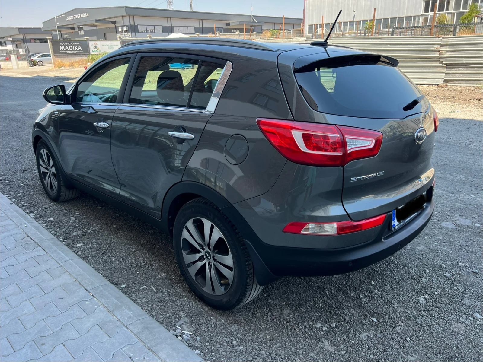 Kia Sportage 2.0CRDI КУПЕНА ОТ БГ ПАНОРАМА KEYLESS GO - изображение 5