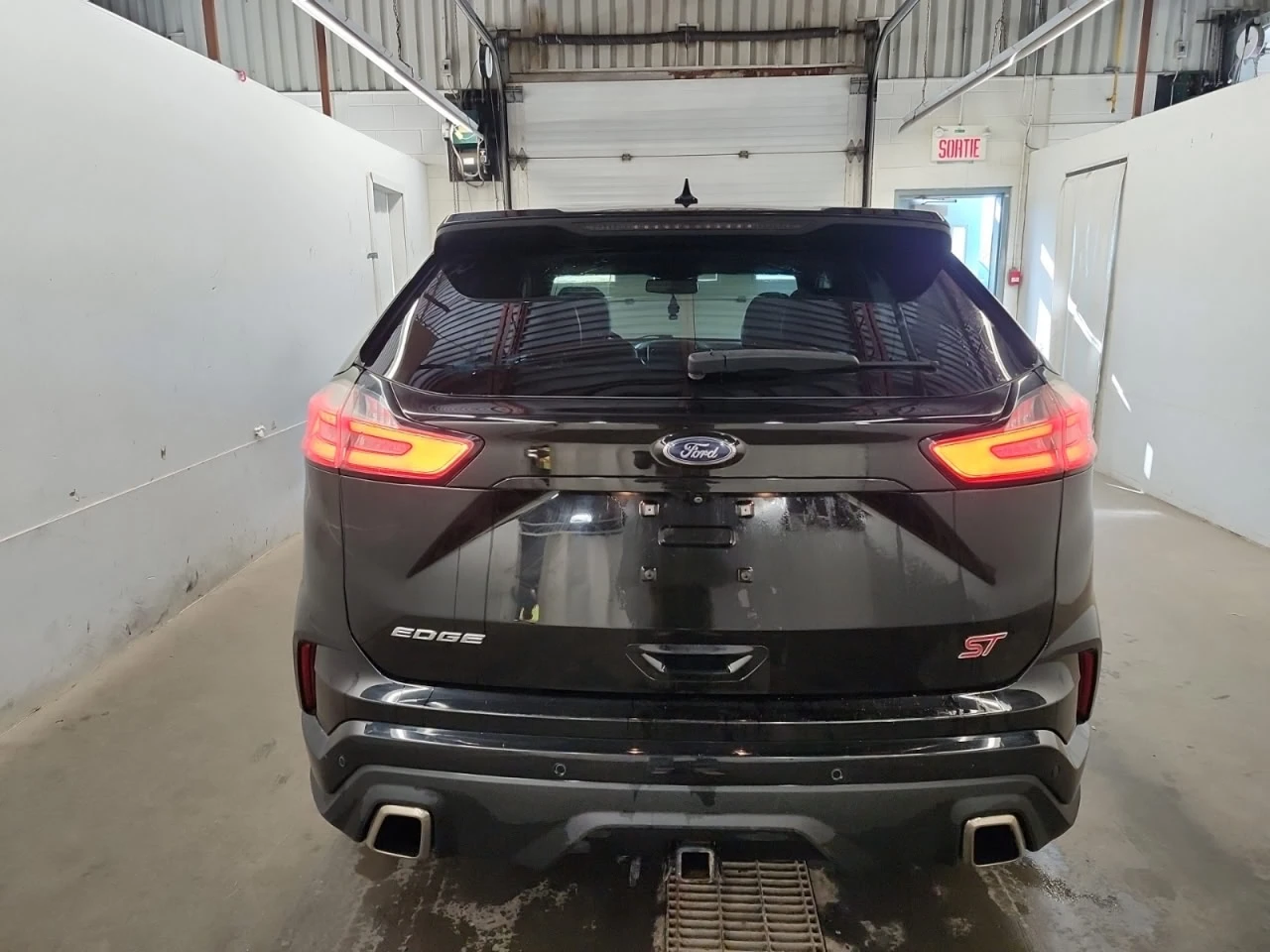 Ford Edge *  *    *   *  | Mobile.bg   5