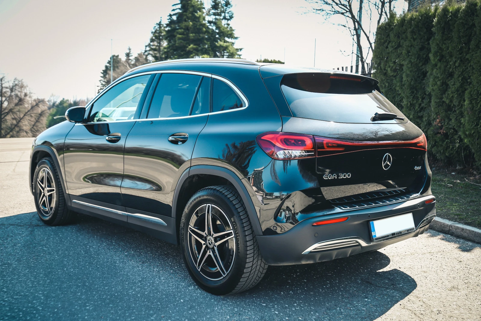 Mercedes-Benz EQA 300 4MATIC AMG Line | 5 г. Гаранция , снимка 7 - Автомобили и джипове - 53751142