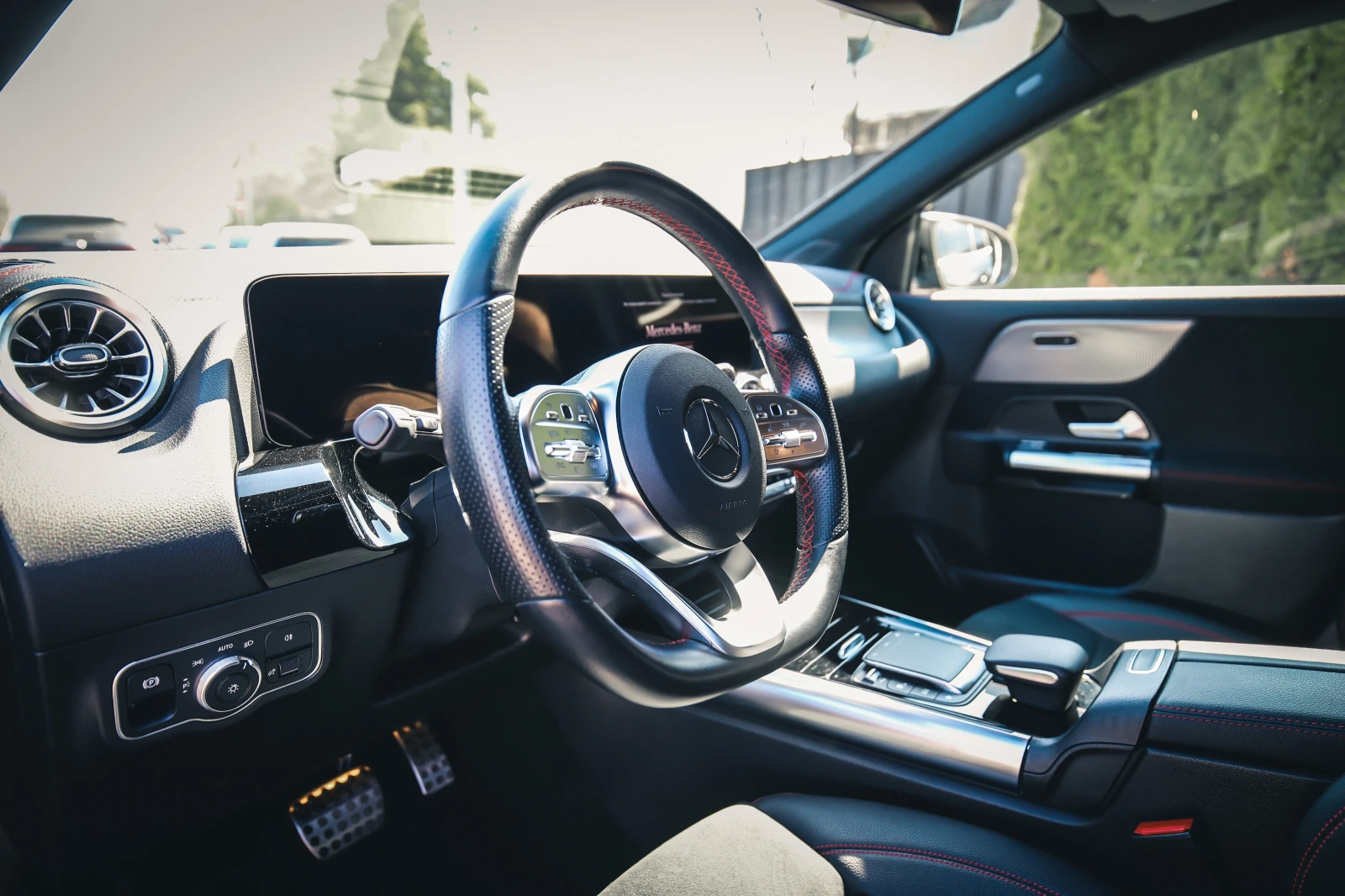 Mercedes-Benz EQA 300 4MATIC AMG Line | 5 г. Гаранция , снимка 13 - Автомобили и джипове - 53751142