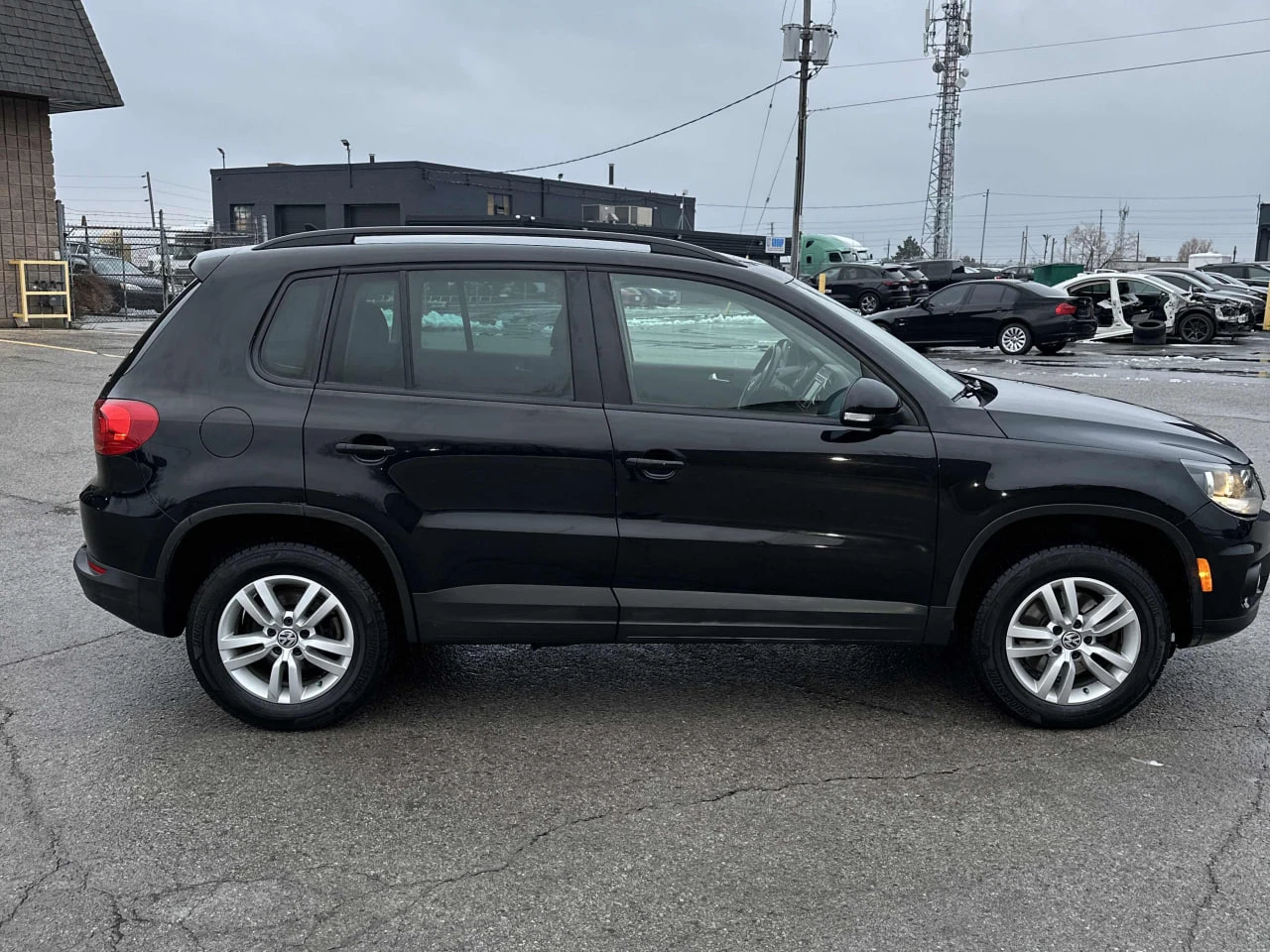 VW Tiguan CARFAX* АВТОФИНАНСИРАНЕ* БЕЗ ПЪРВОНАЧАЛНА ВНОСКА*  - изображение 3