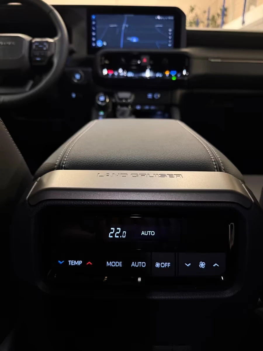 Toyota Land cruiser LC250/205HP/EXECUTIVE/360/NAVI/LED/CPLAY/204q, снимка 9 - Автомобили и джипове - 54293189