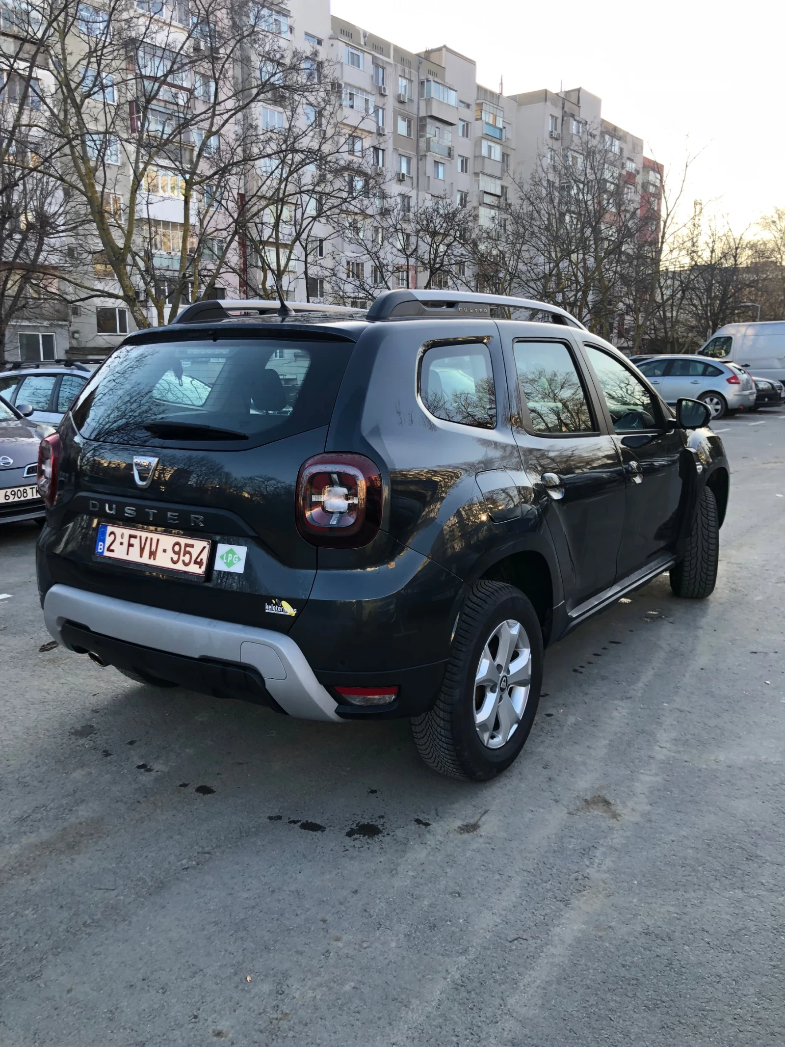 Dacia Duster Бензин / Газ, снимка 3 - Автомобили и джипове - 55044996