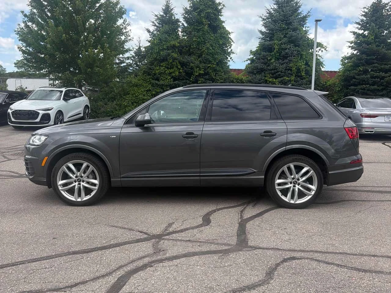 Audi Q7 * Progressiv * CARFAX * ���� �� �� | Mobile.bg � ����������� 2