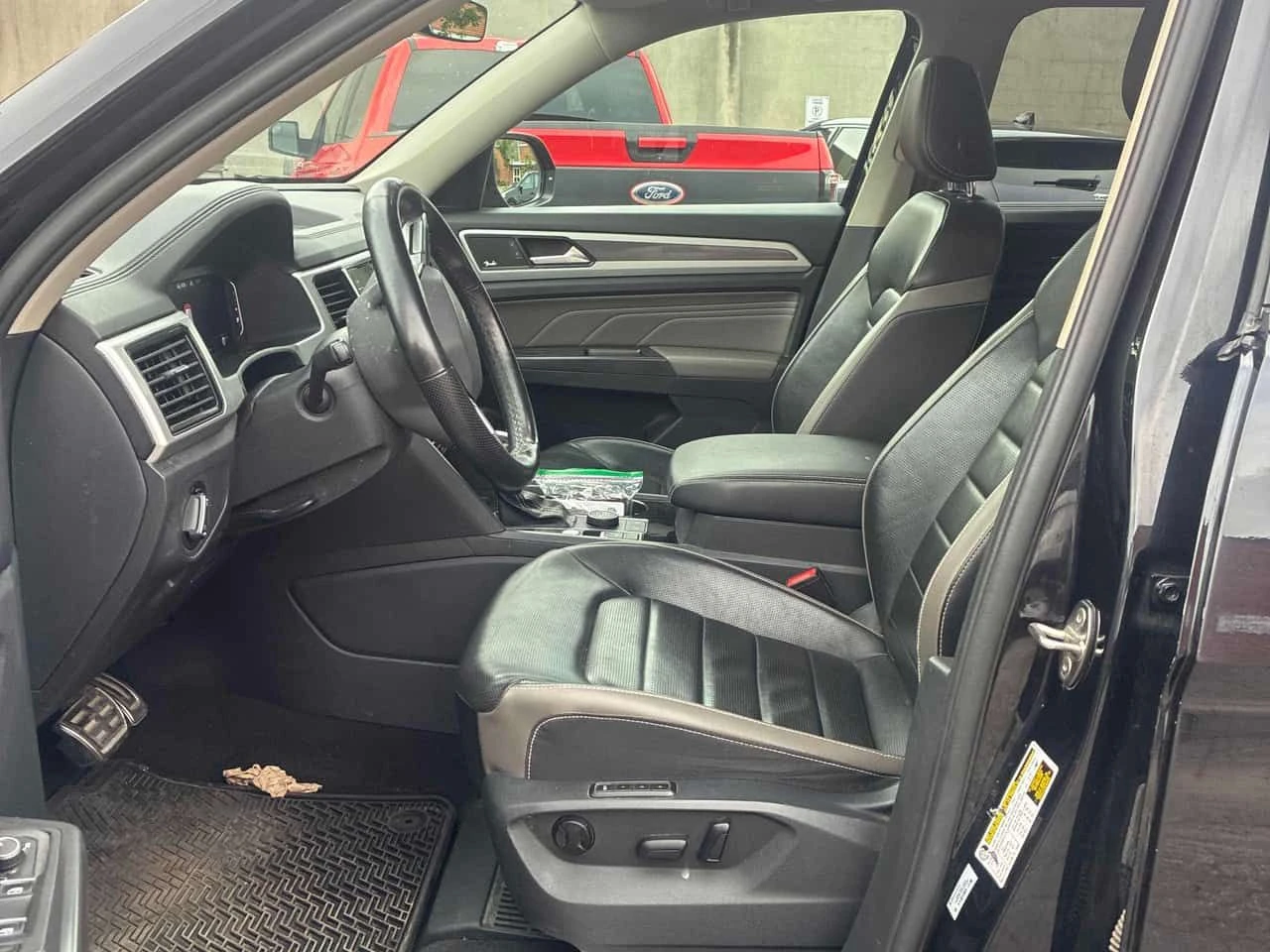 VW Atlas * Execline * DISTRONIC* ОБДУХВАНЕ* 360КАМЕРИ* , снимка 12 - Автомобили и джипове - 55533060