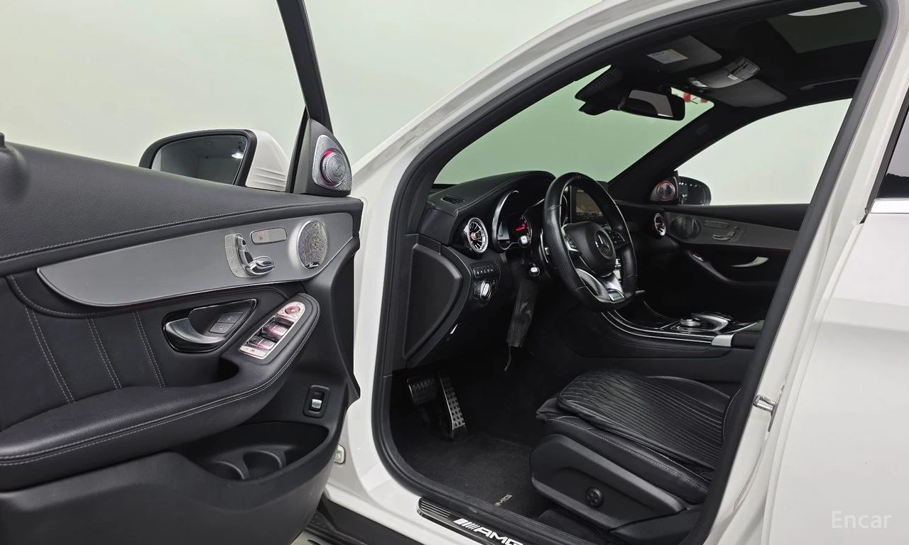 Mercedes-Benz GLC 63 AMG BURMESTER* ДИСТРОНИК* ХЕДЪП* 360КАМЕРА* , снимка 5 - Автомобили и джипове - 55588365