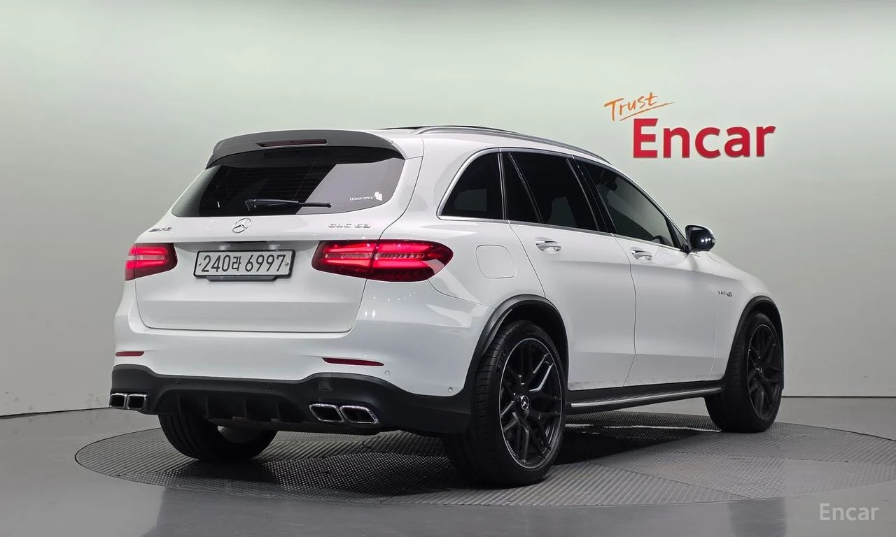 Mercedes-Benz GLC 63 AMG BURMESTER* ДИСТРОНИК* ХЕДЪП* 360КАМЕРА* , снимка 2 - Автомобили и джипове - 55588365