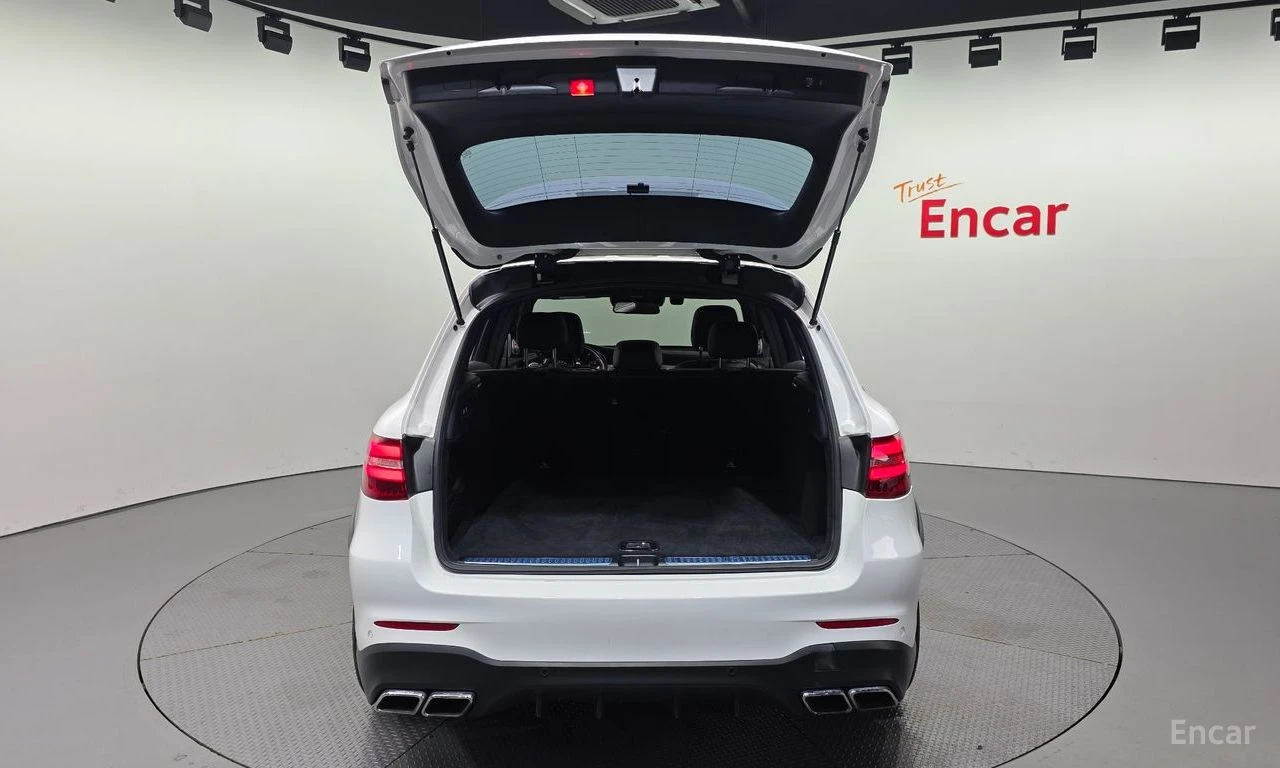 Mercedes-Benz GLC 63 AMG BURMESTER* ДИСТРОНИК* ХЕДЪП* 360КАМЕРА* , снимка 16 - Автомобили и джипове - 55588365
