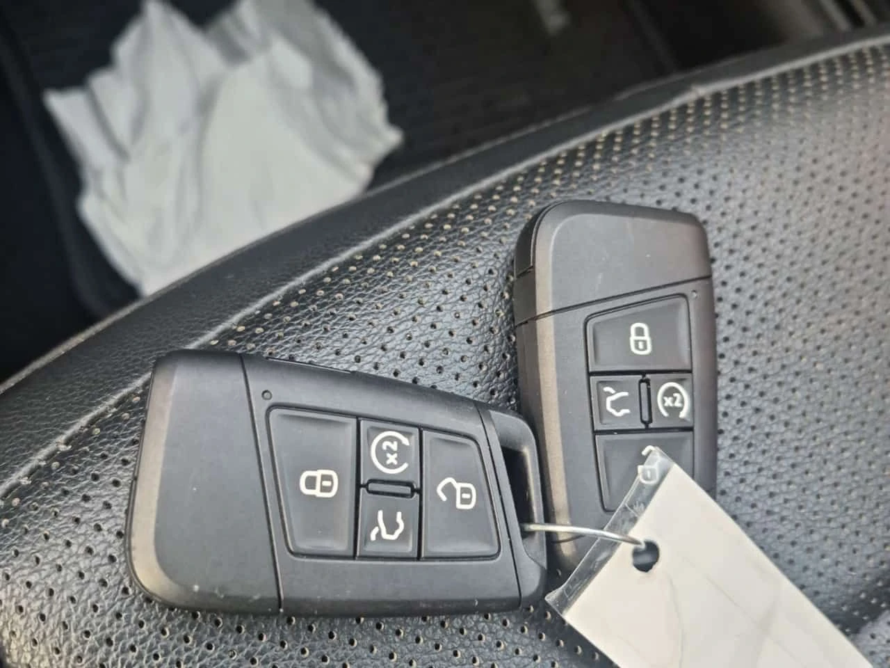 VW Tiguan  HIGHLINE R LINE / LED / ПАНОРАМА / 2 КЛЮЧА , снимка 7 - Автомобили и джипове - 55662133