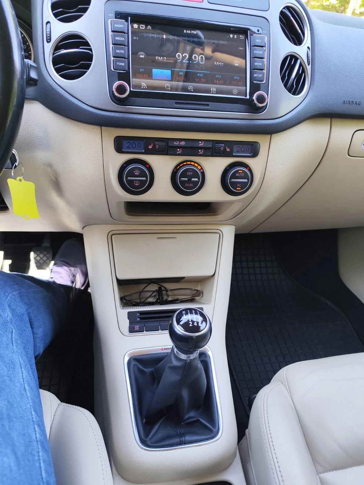 VW Tiguan 2.0 TDI 4 MOTION, снимка 15 - Автомобили и джипове - 55771899