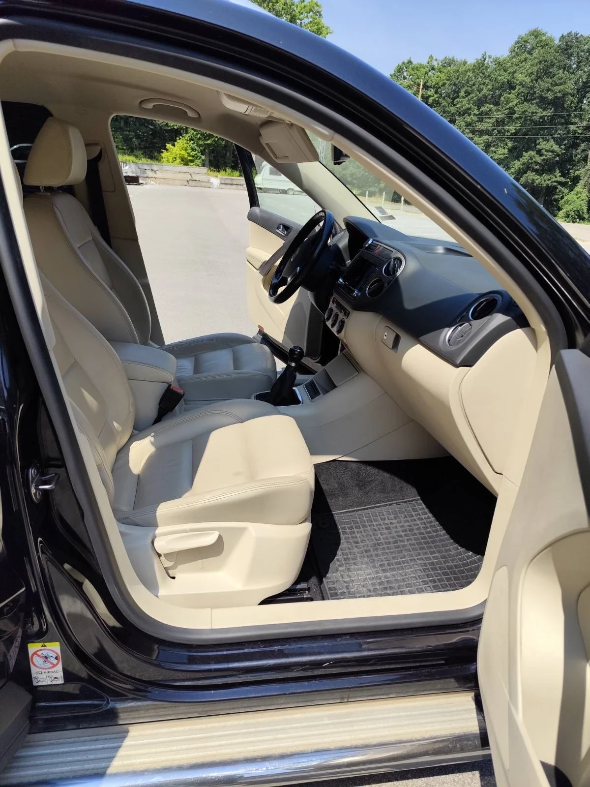 VW Tiguan 2.0 TDI 4 MOTION, снимка 12 - Автомобили и джипове - 55771899