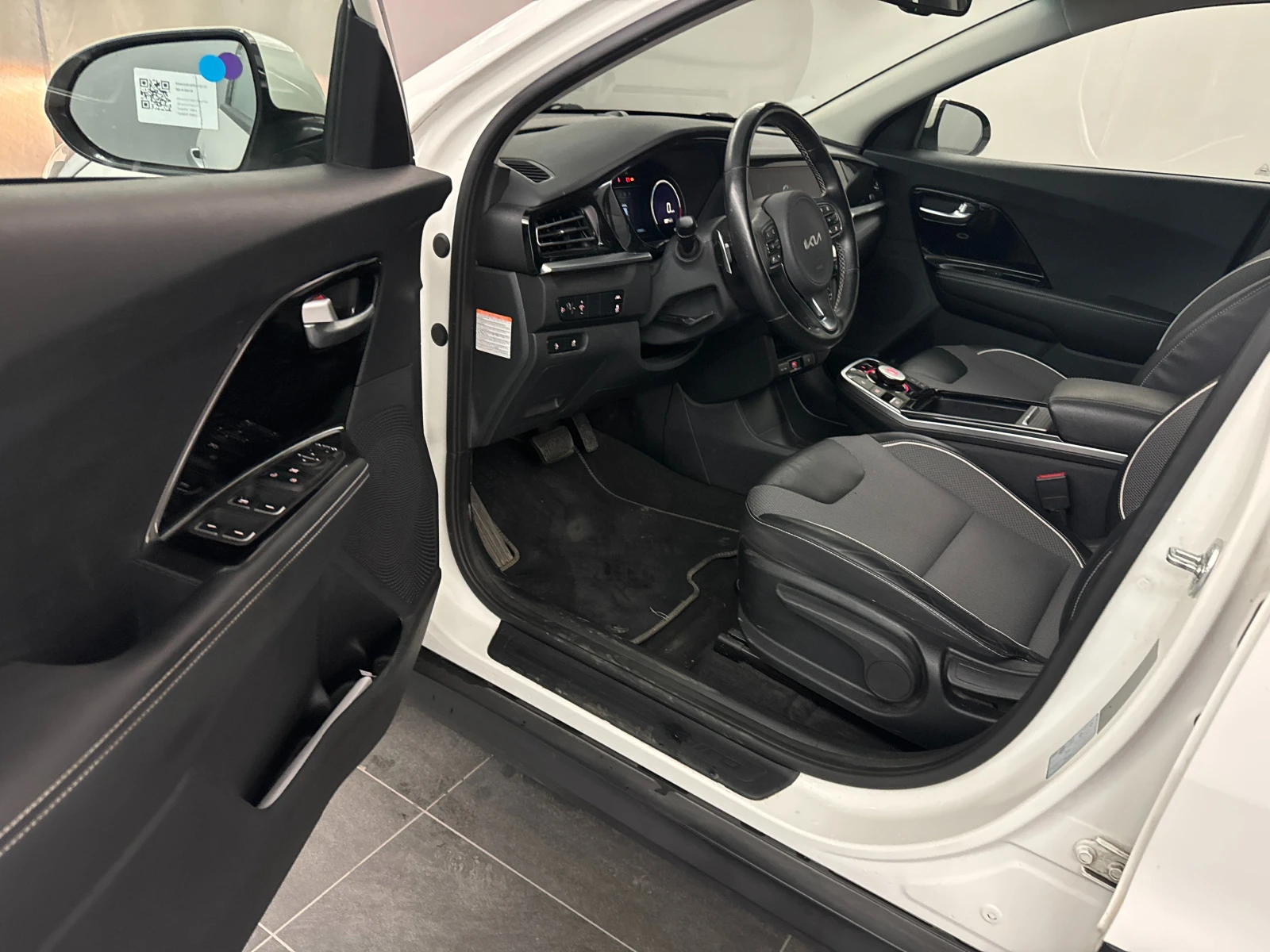 Kia Niro 64 KWh, снимка 8 - Автомобили и джипове - 55945883