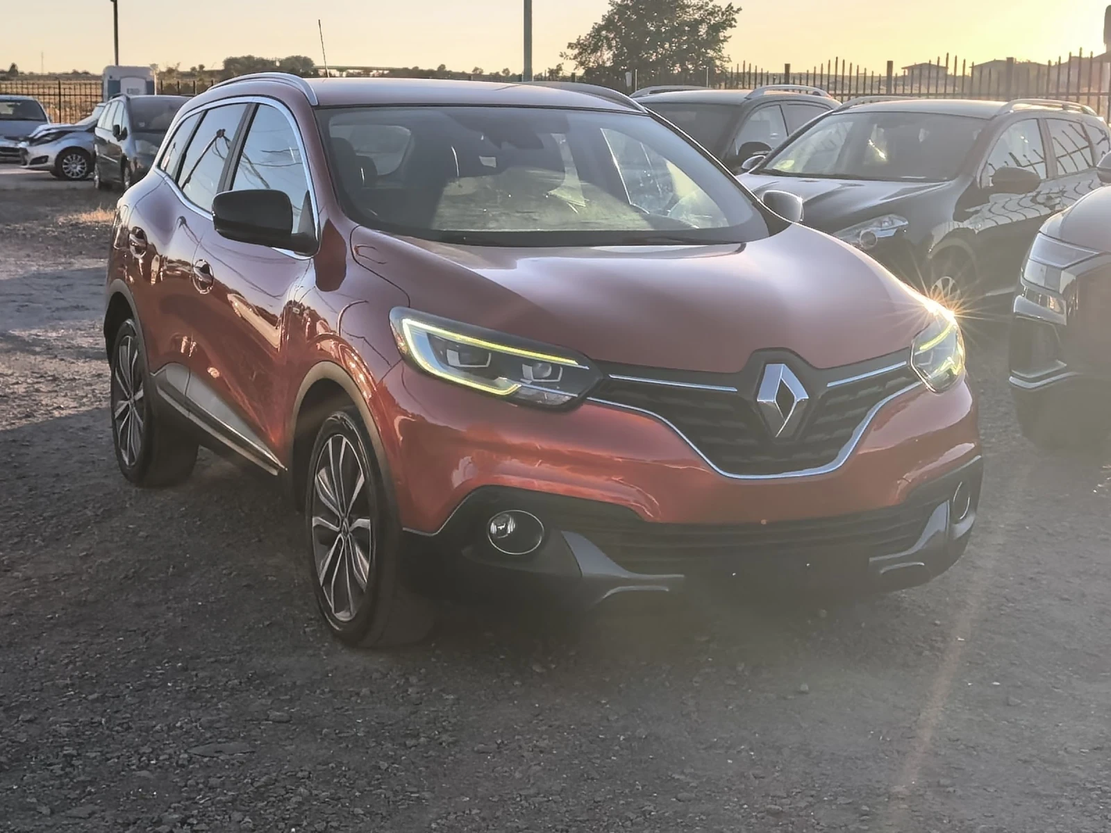 Renault Kadjar 1, 5dci , снимка 3 - Автомобили и джипове - 56011417