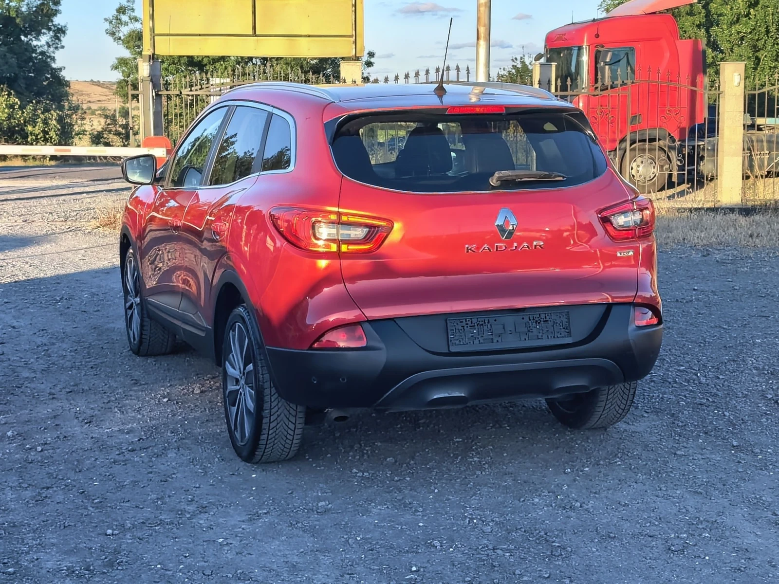 Renault Kadjar 1, 5dci , снимка 4 - Автомобили и джипове - 56011417