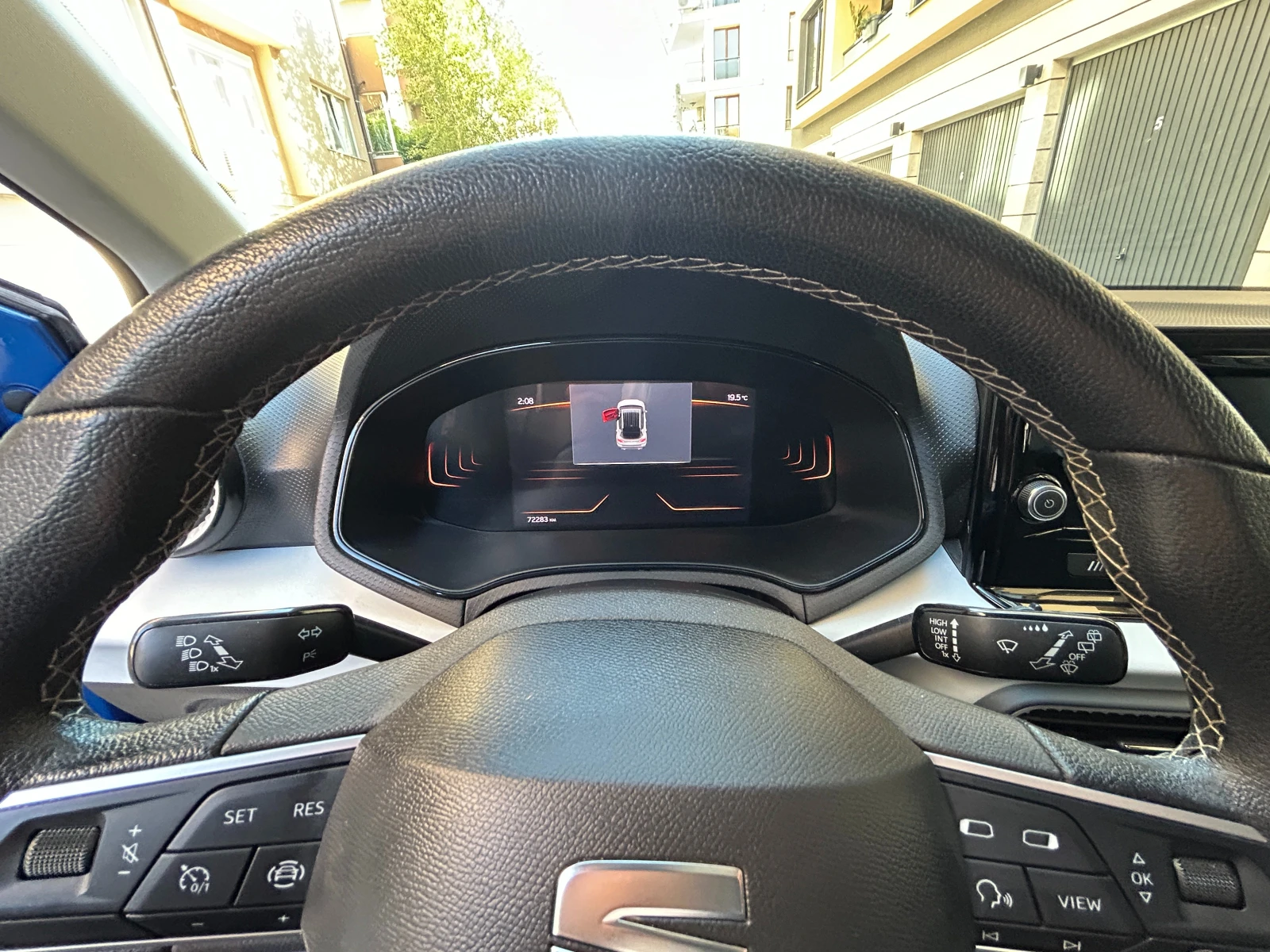 Seat Arona X 1.0TSI/Автоматик, снимка 13 - Автомобили и джипове - 56332882
