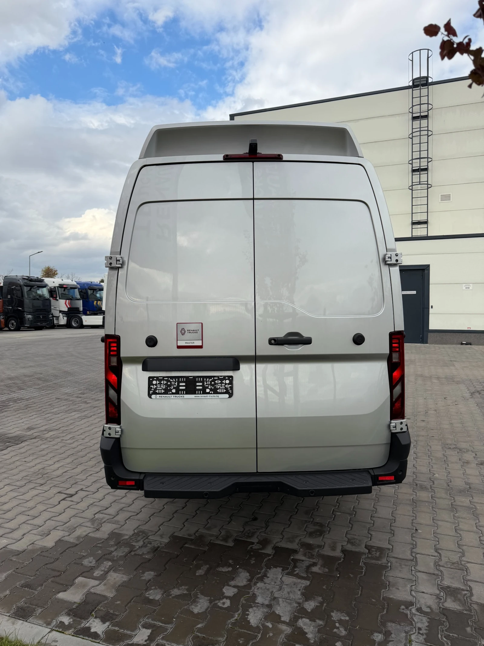 Renault Master RED EDITION VAN * L4H3* ������ ����� ����* ������� | Mobile.bg � ����������� 6
