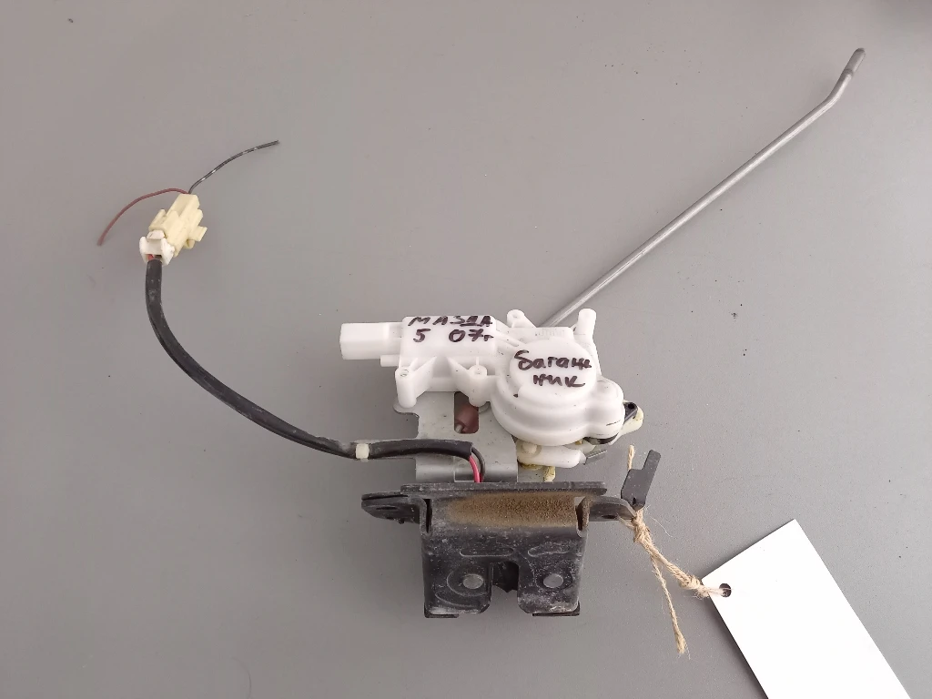 Ключалка брава заден капак Мазда 5