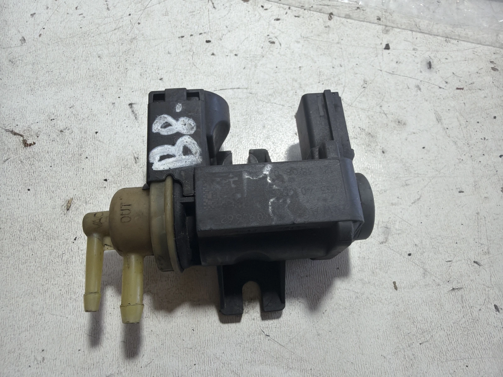 клапан 8K0906627 Audi A4