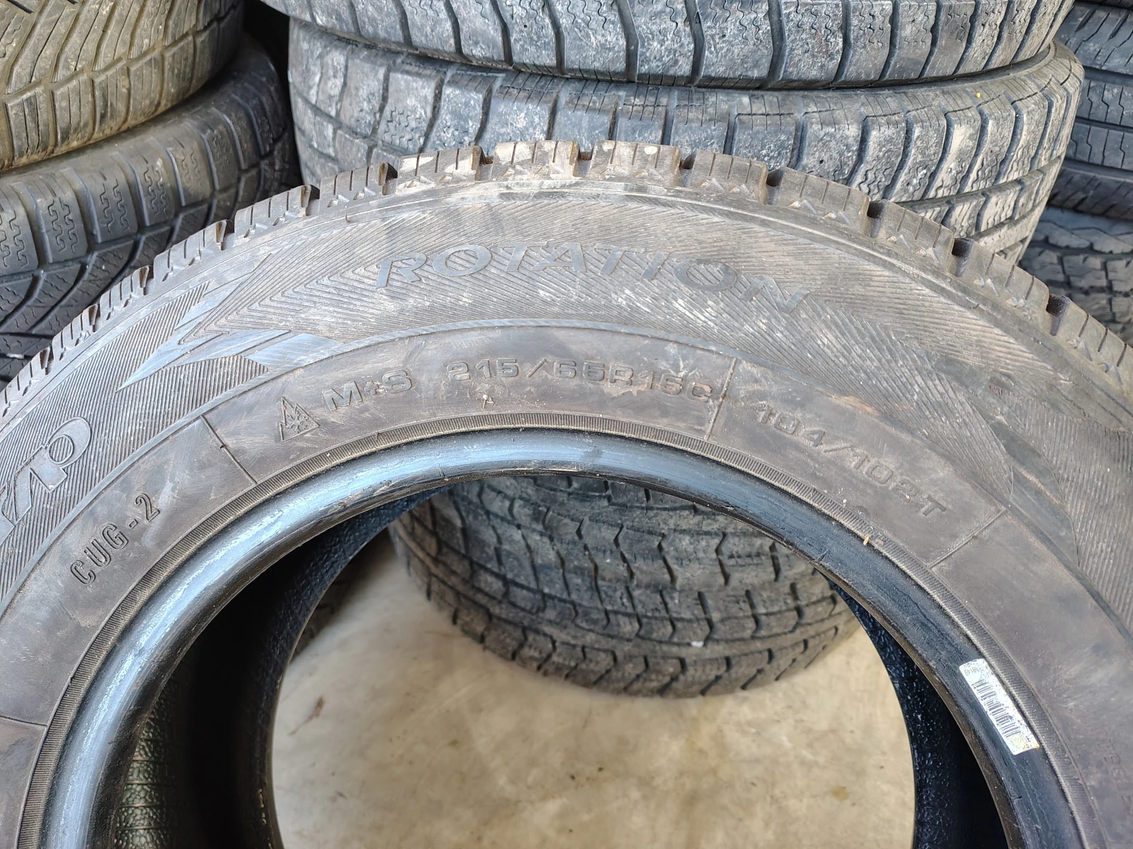 Гуми Зимни 215/65R15, снимка 6 - Гуми и джанти - 54085919