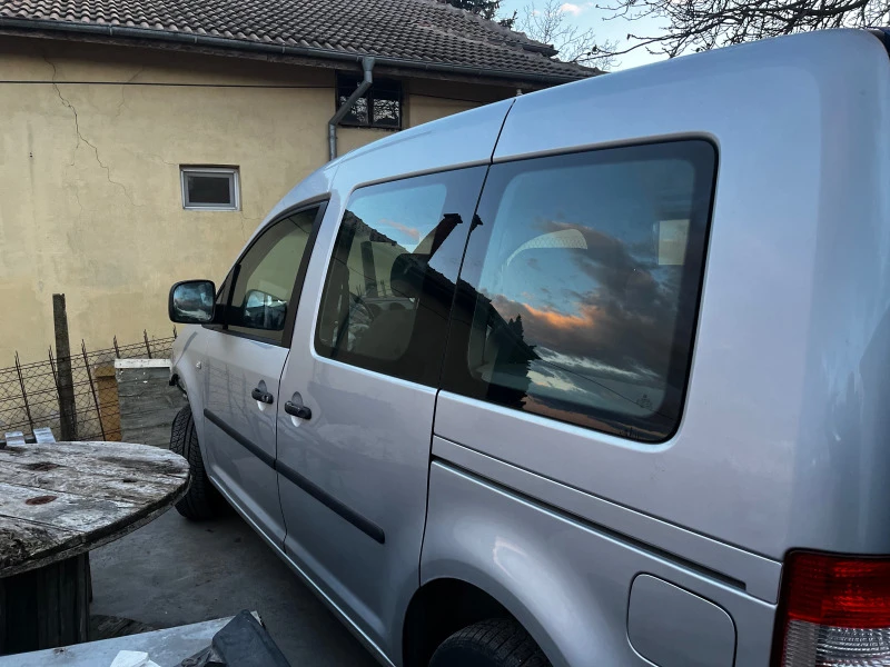 VW Caddy, снимка 3 - Автомобили и джипове - 47212727