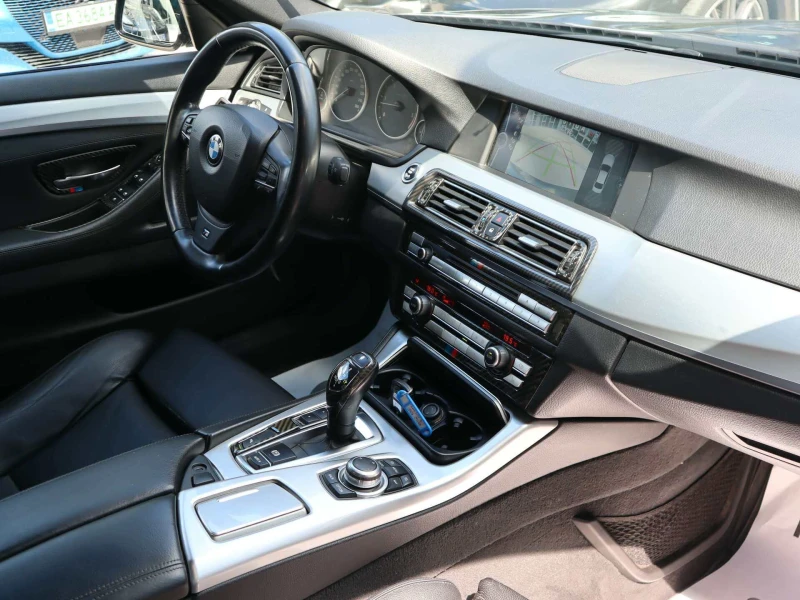 BMW 535 d/M-Technik/BiXenon/Камера/PDC/, снимка 12 - Автомобили и джипове - 51208102